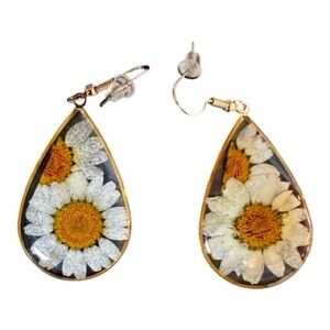 Teardrop dried flowers in resin Floral Earrings